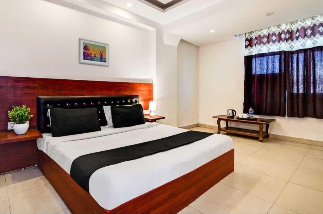 Hotel O Anshu B&B New Delhi Eksteriør bilde