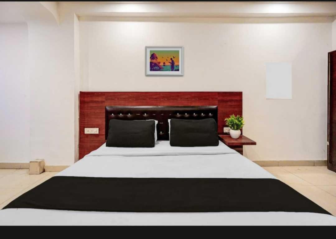 Hotel O Anshu B&B New Delhi Eksteriør bilde